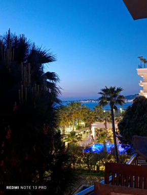 Mia's Sea View Apartment